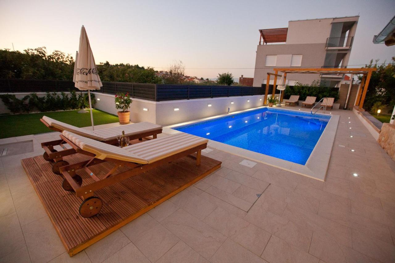 Apartments Guc Preko Luaran gambar