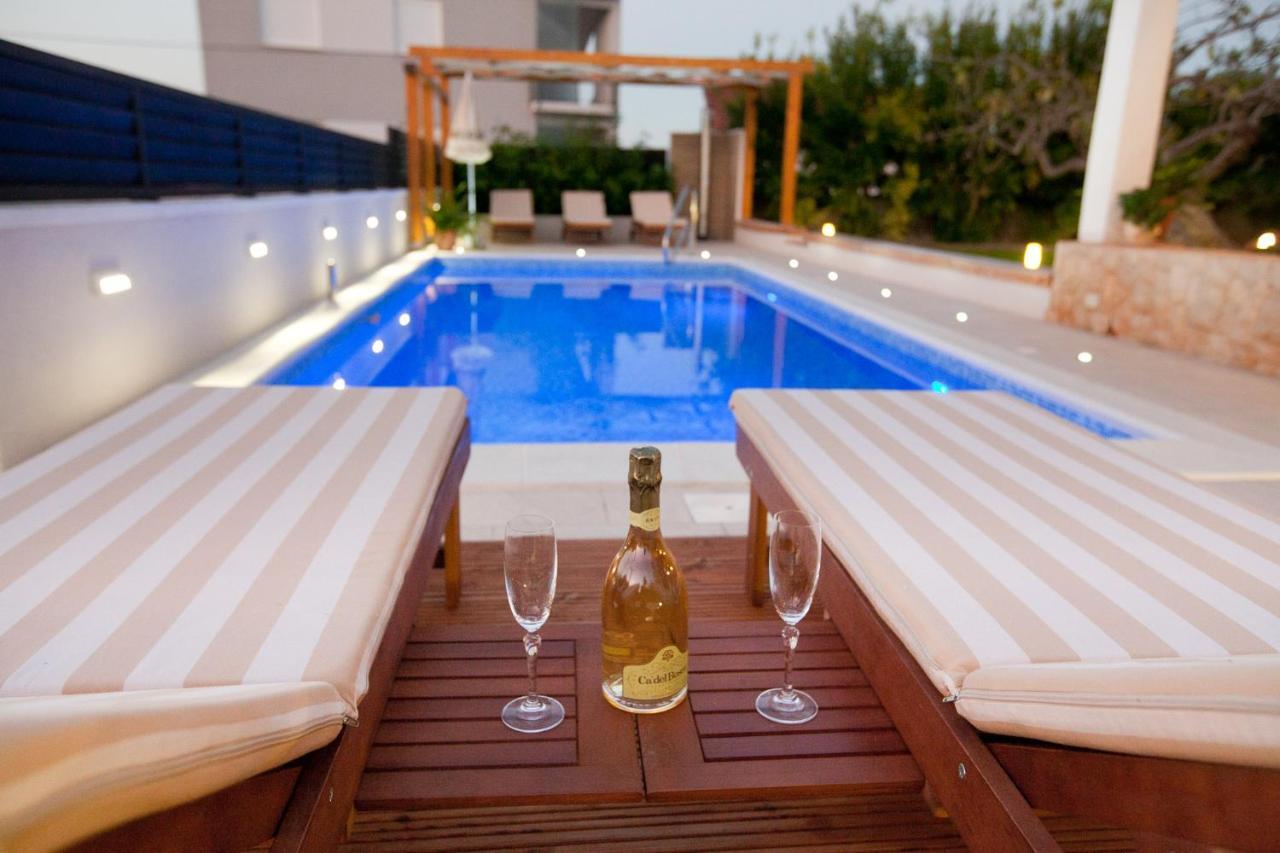 Apartments Guc Preko Luaran gambar