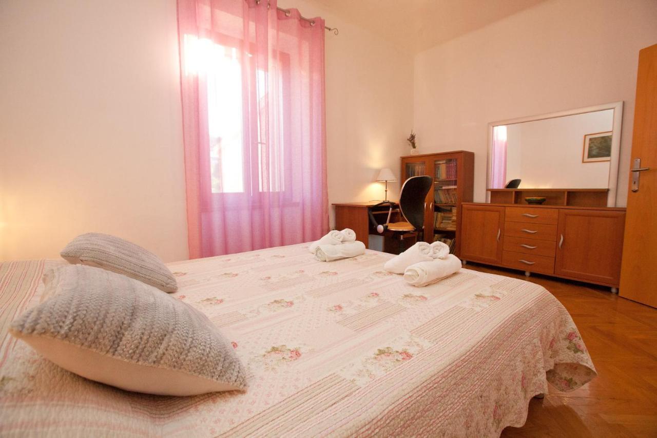 Apartments Guc Preko Luaran gambar
